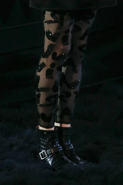Look 11